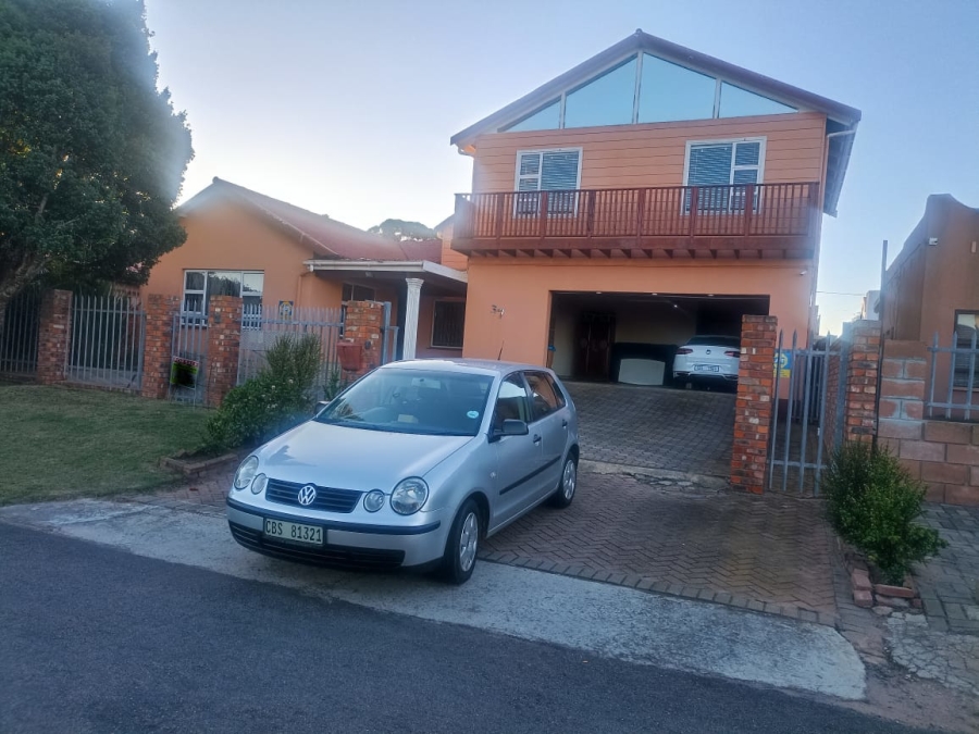 4 Bedroom Property for Sale in Heiderand Western Cape